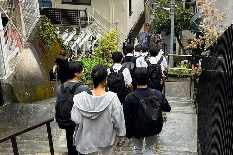 【開催報告】本学教員および学生が成城中学校・成城高等学校と「地学巡検」を実施（10/4）