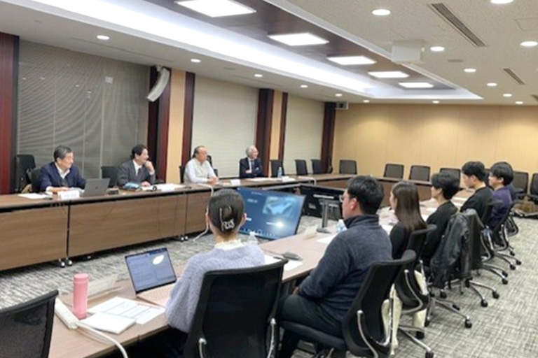 修士課程（葛飾キャンパス）の意見交換会の様子