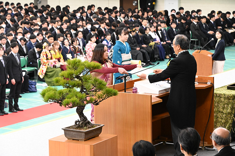 2025年度学位記・修了証書授与式を挙行(3/20)